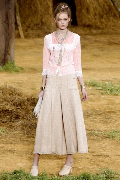 Look 12